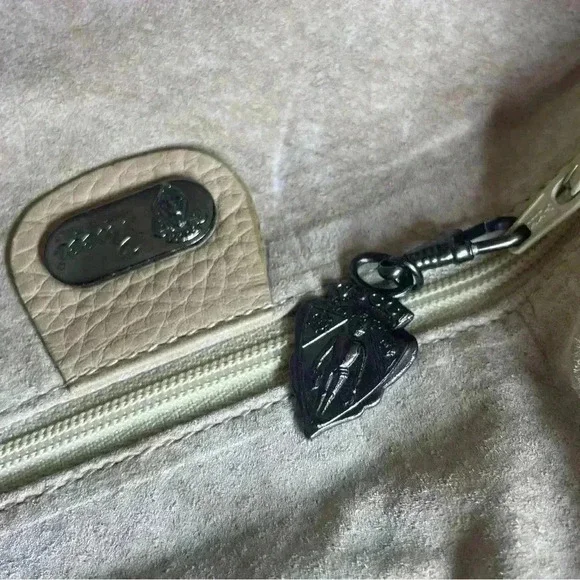 Gucci Vintage Leather Bucket Shoulder Bag Crest GG Camel Tan Brown Pebbled Purse - Picture 9 of 11